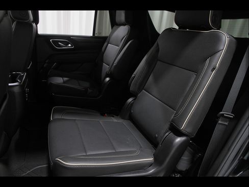 Used 2024 Chevrolet Tahoe Premier AWD/4WD image 19