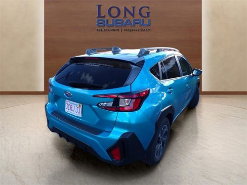 Used 2025 Subaru Crosstrek 2.0i Premium image 9