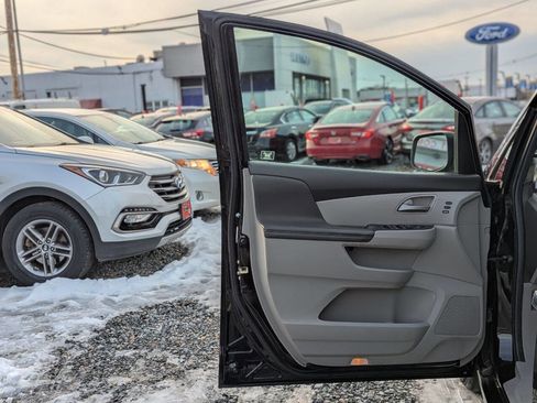 Used 2011 Honda Odyssey Touring Elite image 9