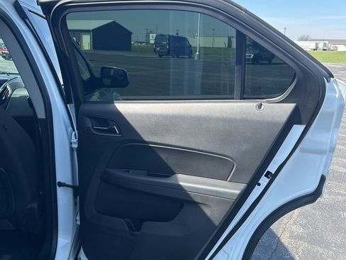 Used 2017 Chevrolet Equinox LT w/ Convenience Package image 46