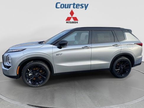 New 2025 Mitsubishi Outlander SEL Black Edition AWD/4WD image 2