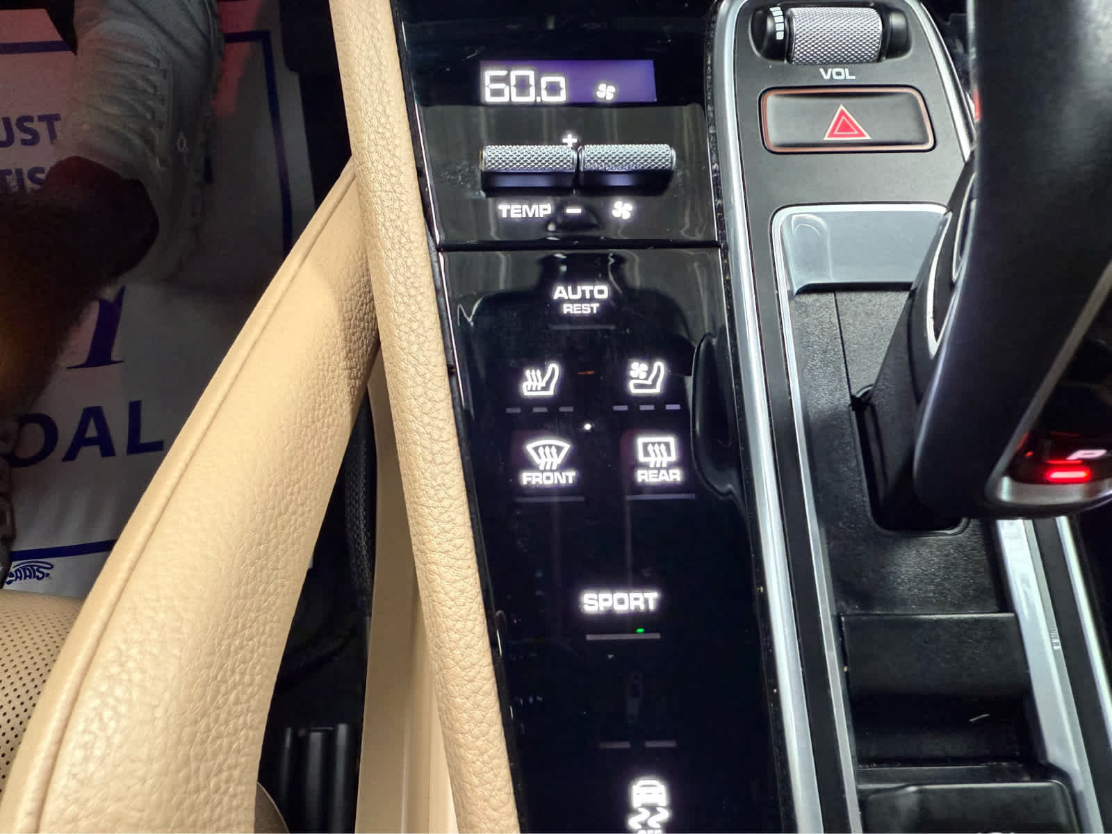Used 2023 Porsche Cayenne Platinum Edition AWD/4WD image 23