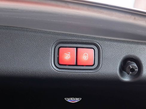 Used 2017 Mercedes-Benz E 300 4MATIC image 50