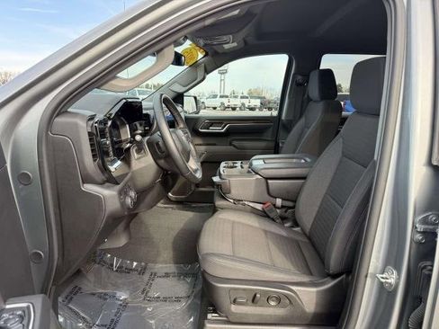 Used 2025 Chevrolet Silverado 1500 LT image 11