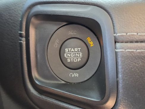 Used 2024 Jeep Wrangler Unlimited Sahara AWD/4WD image 35