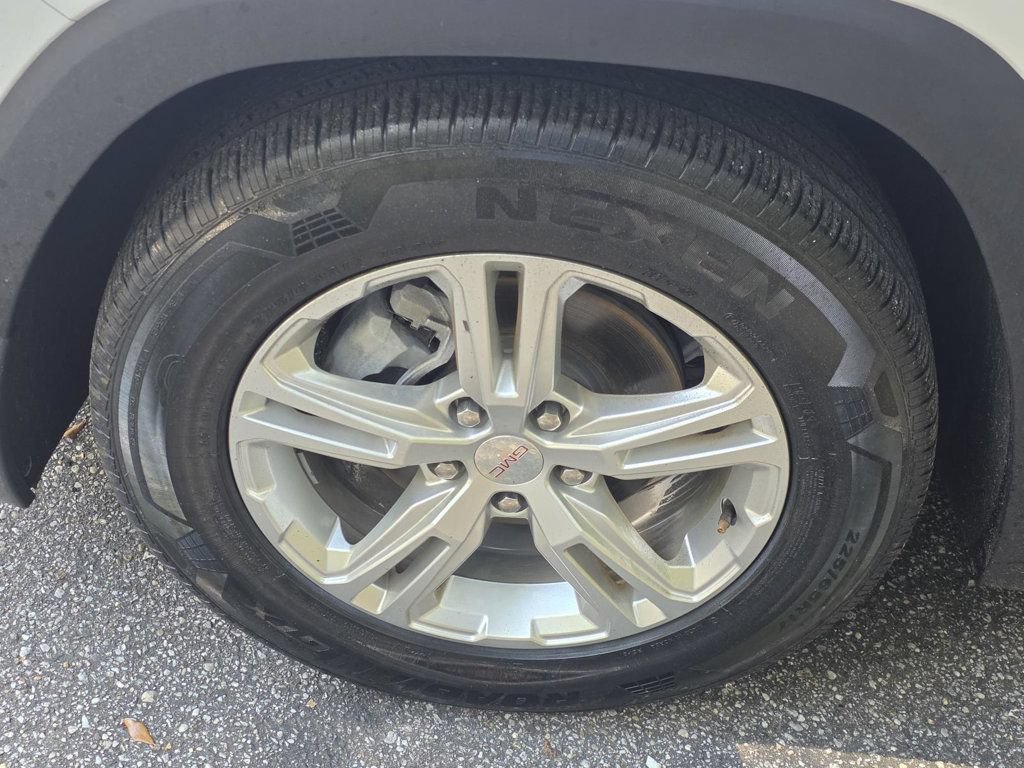 Used 2022 GMC Terrain SLE FWD image 29