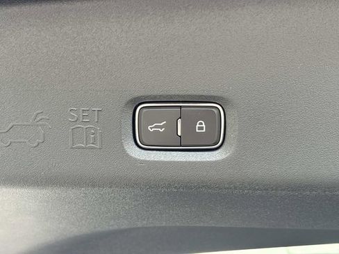 New 2026 Lincoln Navigator L Reserve AWD/4WD image 13