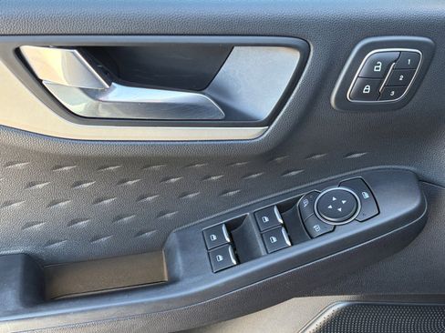 Used 2020 Ford Escape SEL image 15