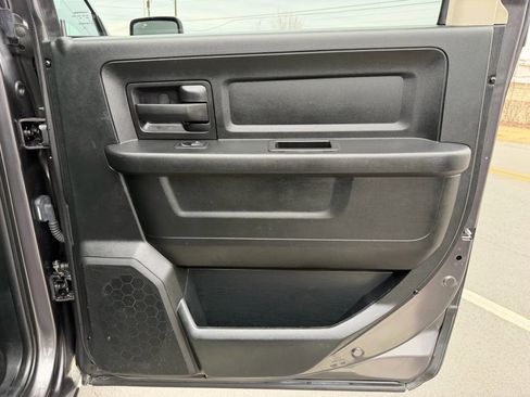 Used 2017 RAM 1500 Express image 31