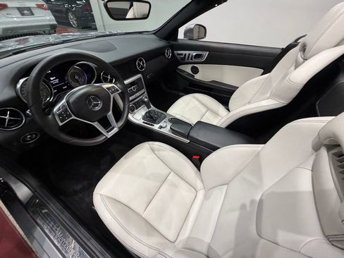 Used 2013 Mercedes-Benz SLK 250 image 31