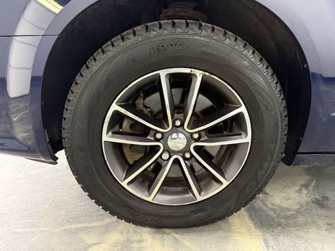 Used 2017 Dodge Grand Caravan SE image 24