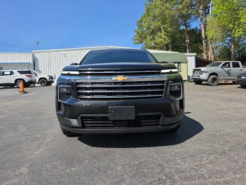 Used 2025 Chevrolet Traverse LT w/ Driver Confidence Package FWD image 8