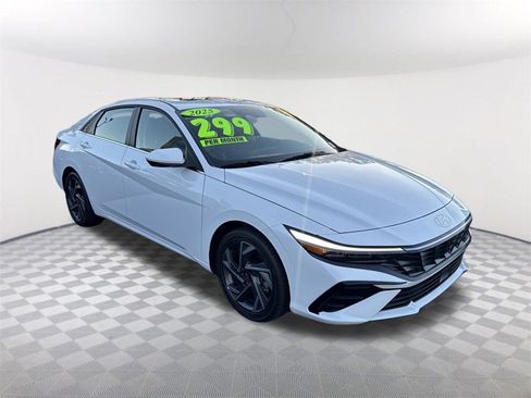 New 2025 Hyundai Elantra SEL w/ Cargo Package image 3