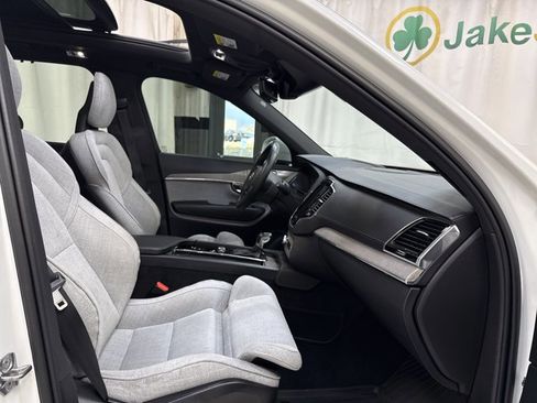Used 2020 Volvo XC90 T6 Inscription w/ Protection Package Premier image 34