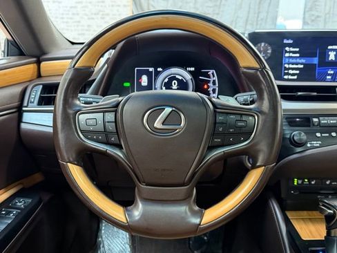 Used 2019 Lexus ES 300h FWD image 16