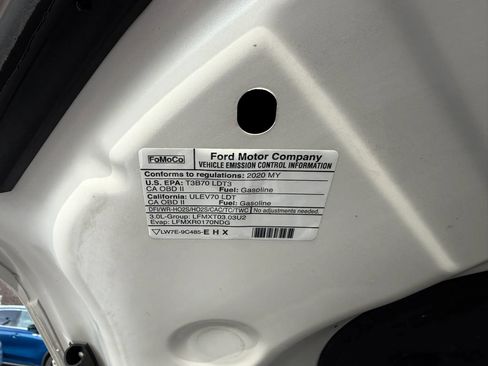 Used 2020 Ford Explorer Platinum w/ Premium Technology Package image 16