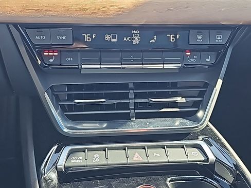 Used 2023 Audi e-tron GT Premium Plus image 6