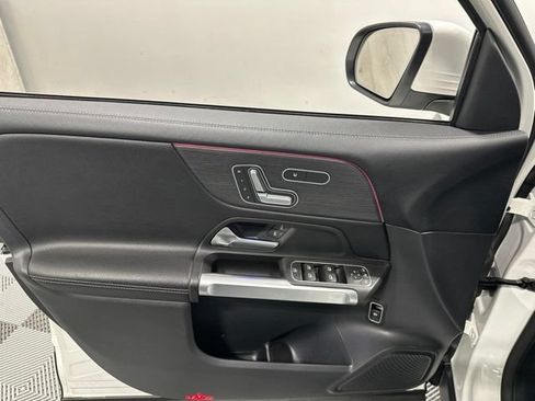 Used 2023 Mercedes-Benz GLB 250 4MATIC image 15