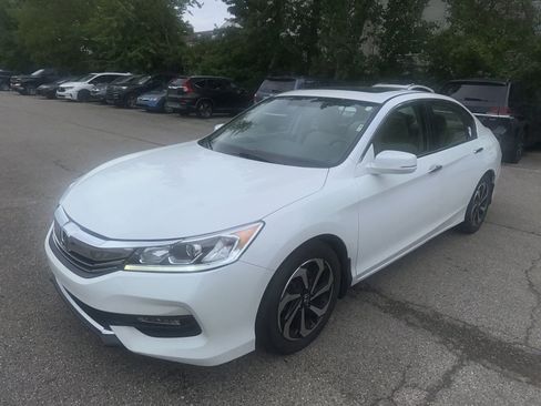 Used 2017 Honda Accord EX image 14