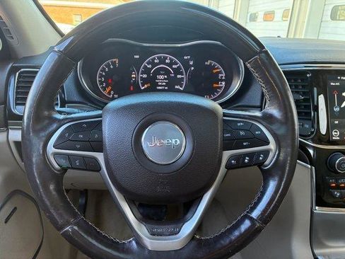 Used 2020 Jeep Grand Cherokee Overland AWD/4WD image 17