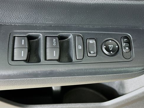 Used 2025 Honda CR-V LX image 15