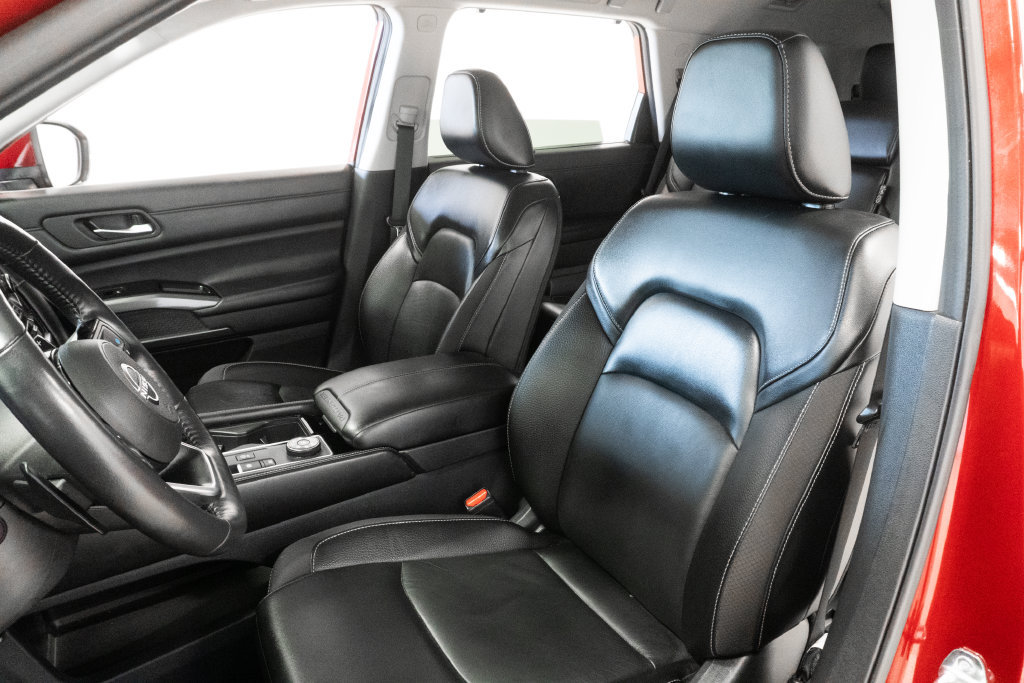 Used 2023 Nissan Pathfinder SL w/ Lighting Package (N92) AWD/4WD image 7