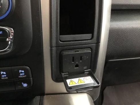 Used 2017 RAM 1500 Big Horn AWD/4WD image 30
