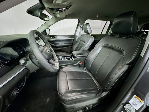 Used 2023 Jeep Grand Cherokee L Limited image 13