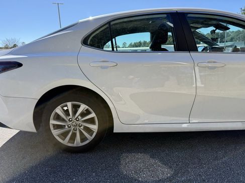 Used 2023 Toyota Camry LE image 12