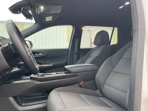 Used 2025 Chevrolet Equinox LT image 25