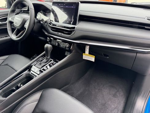 New 2026 Jeep Compass Latitude image 7