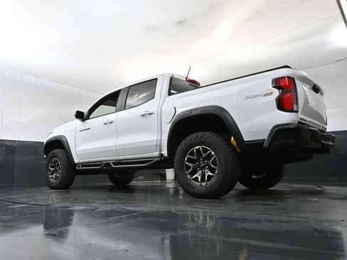 Used 2026 Chevrolet Colorado ZR2 w/ Technology Package AWD/4WD image 21