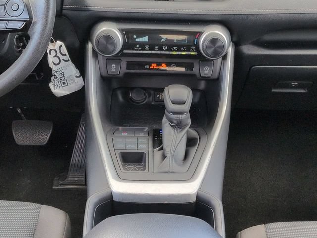 Used 2025 Toyota RAV4 LE AWD/4WD image 19