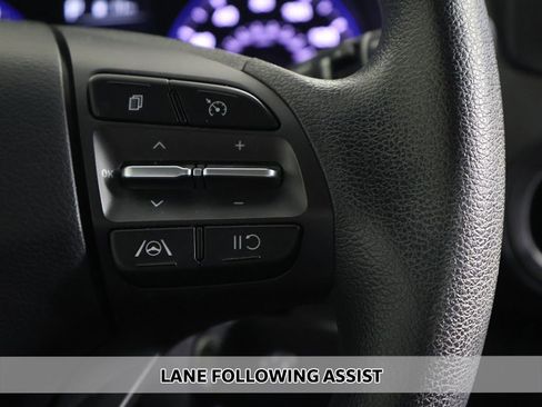 Used 2023 Hyundai Kona SE AWD/4WD image 3