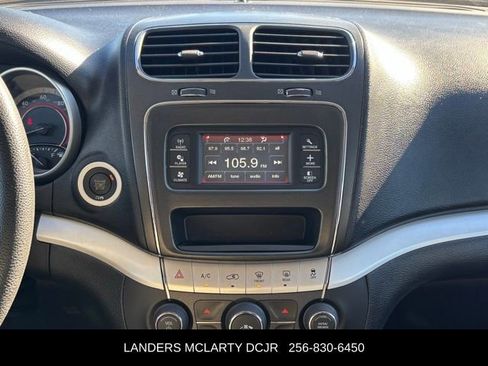 Used 2019 Dodge Journey SE image 26