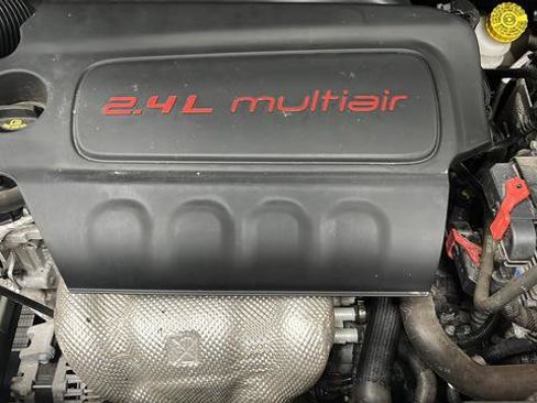 Used 2018 Jeep Renegade Altitude FWD image 27