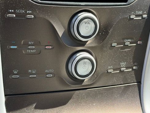 Used 2013 Ford Edge SEL image 26