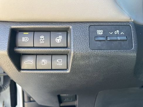 Certified 2021 Toyota Avalon Limited w/ Advanced Safety Package FWD image 11