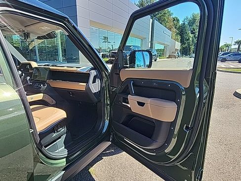 New 2026 Land Rover Defender 110 X-Dynamic SE AWD/4WD image 19