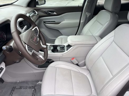 Used 2023 GMC Acadia SLT w/ Technology Package FWD image 15