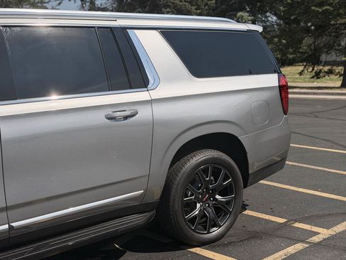 Used 2024 GMC Yukon XL Denali AWD/4WD image 7