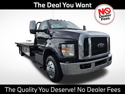 Used 2022 Ford F650 2WD Regular Cab Super Duty image 1
