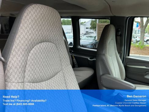Used 2009 Chevrolet Express 2500 Passenger RWD image 13