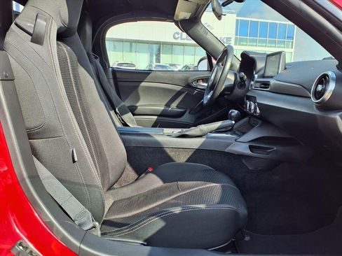 Used 2020 FIAT 124 Spider Classica w/ Technology Group image 11