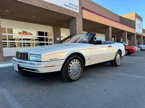 Used 1993 Cadillac Allante image 1