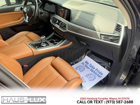 Used 2019 BMW X7 xDrive50i w/ Premium Package AWD/4WD image 17