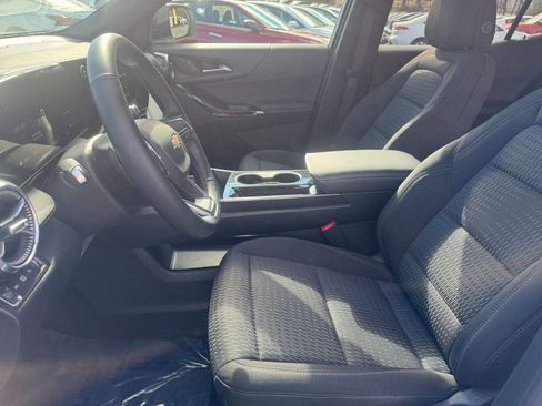 Used 2025 Chevrolet Equinox LT image 30