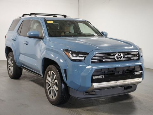 Used 2025 Toyota 4Runner Limited AWD/4WD image 3