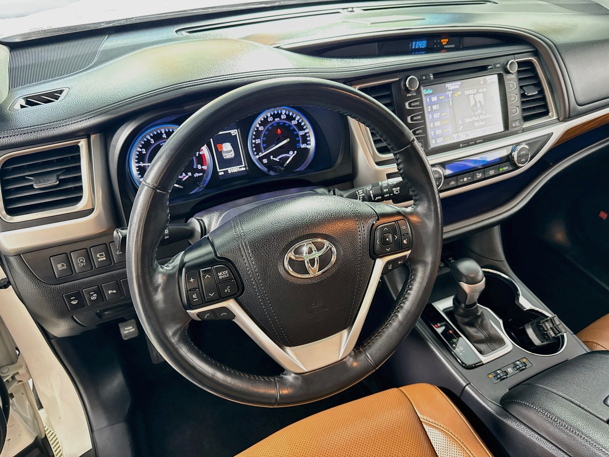 Used 2019 Toyota Highlander Limited Platinum w/ Carpet Mat Package (TMS) AWD/4WD image 25