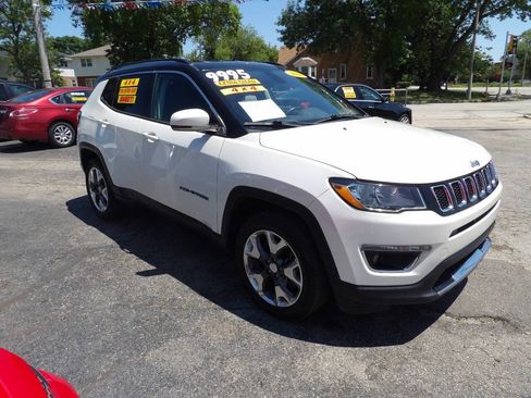 Used 2018 Jeep Compass Limited w/ Navigation Group AWD/4WD image 3